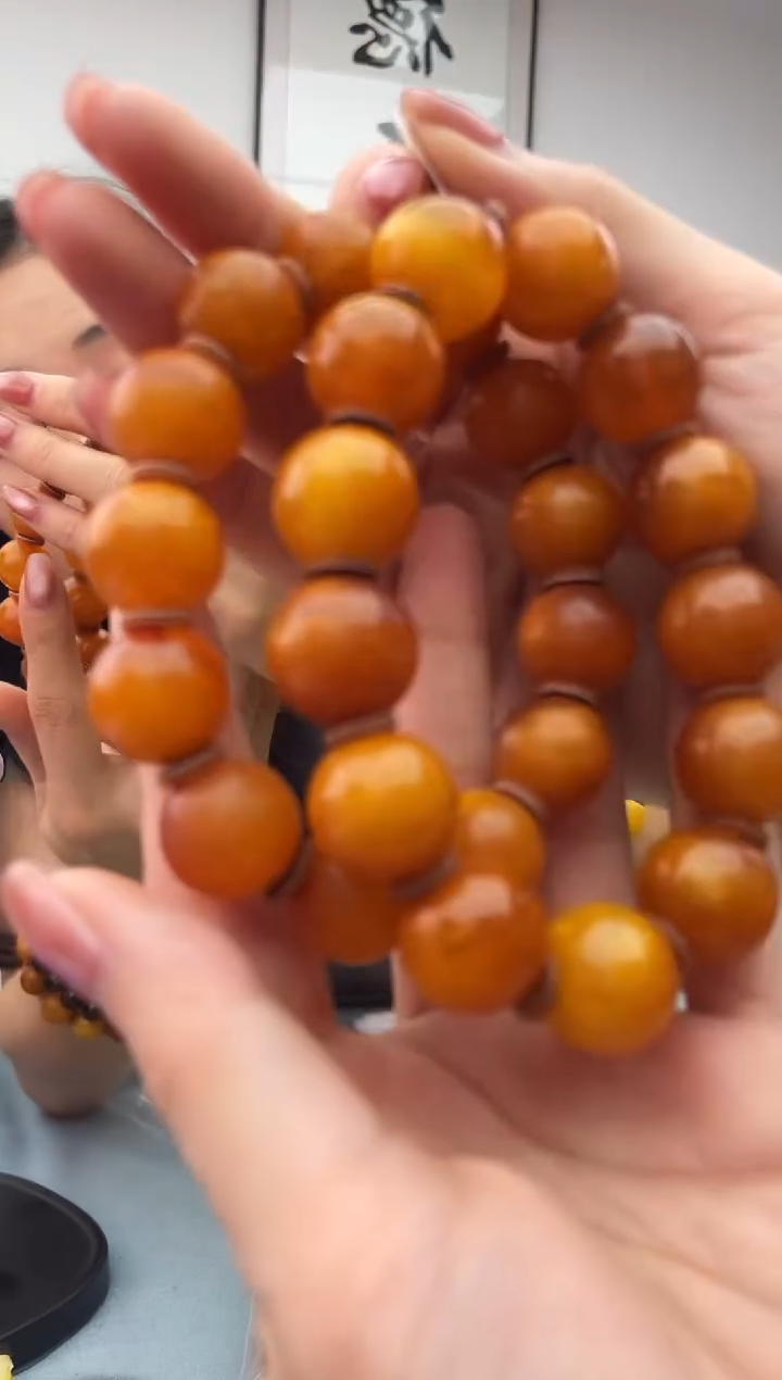 未镶嵌蜜蜡珠宝奇石假一罚十，031.16微瑕多样性发一件