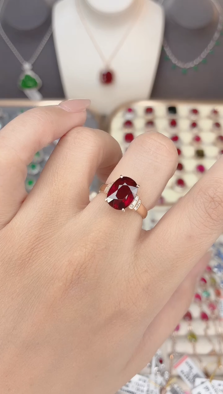 18K金镶嵌戒指红色碧玺-3.5ct