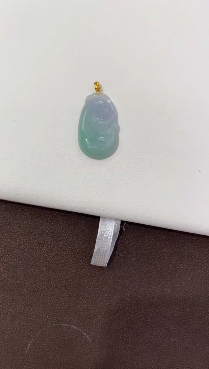 翡翠18K金镶嵌颈饰天然缅甸a货翡翠