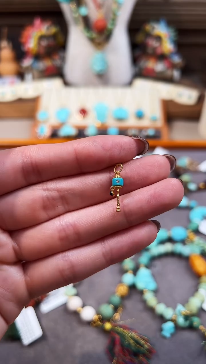 18K金镶嵌绿松石提溜转经筒