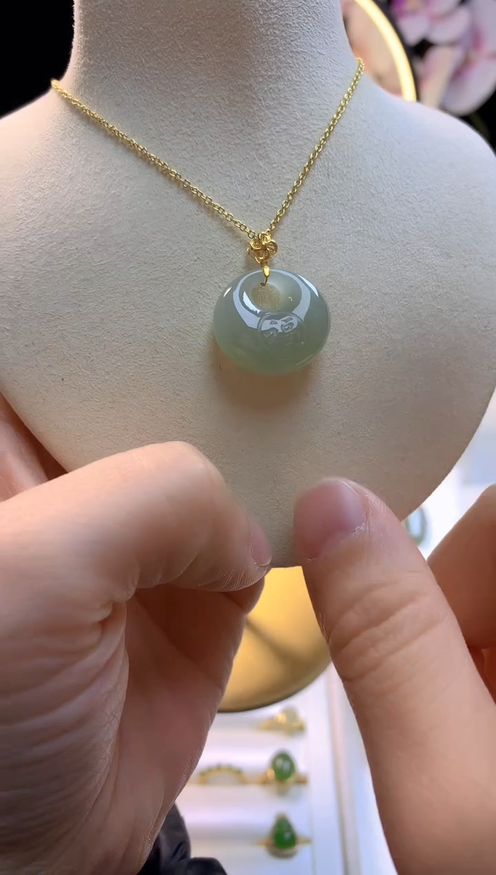 【闪购商品】和田玉吊坠18K金镶嵌公主扣