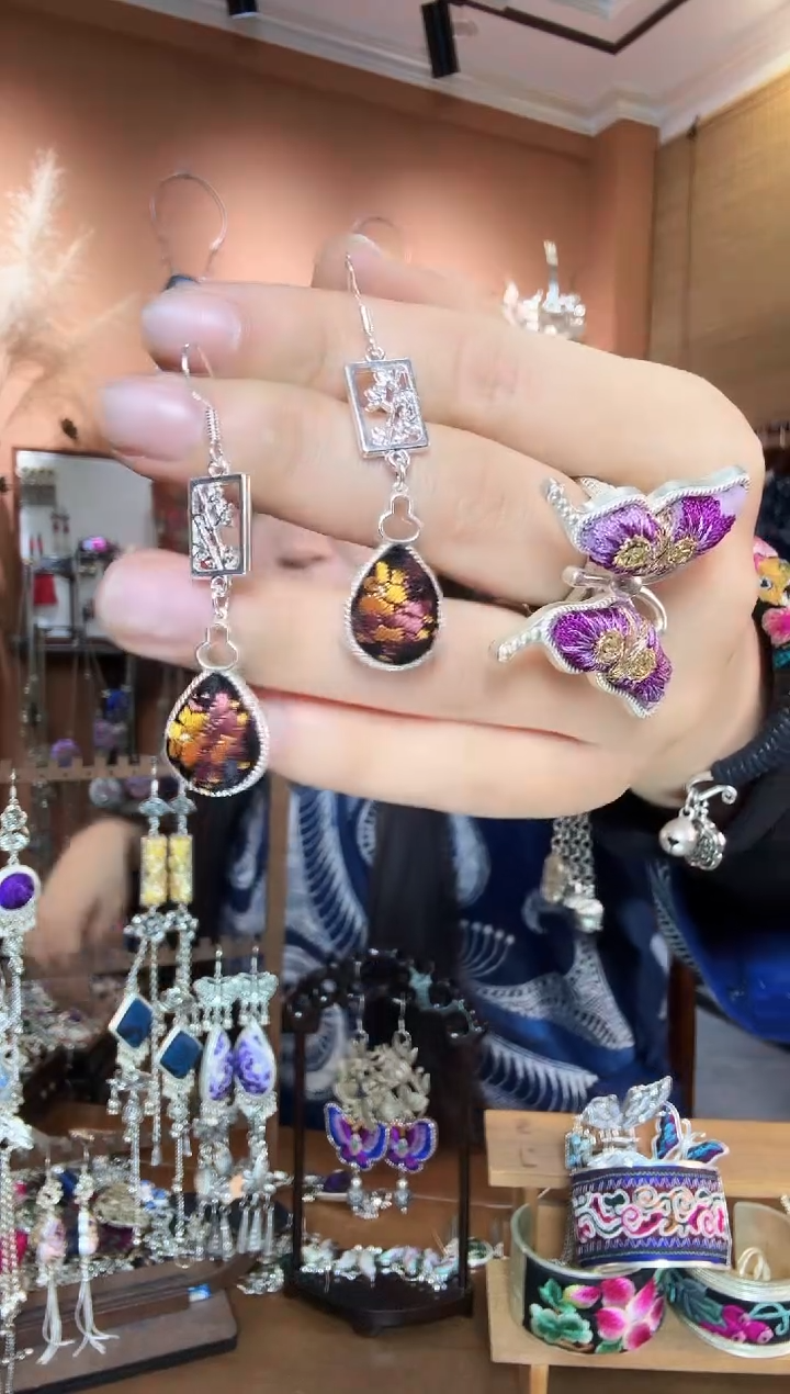 刺绣纯手工民族风蜡染