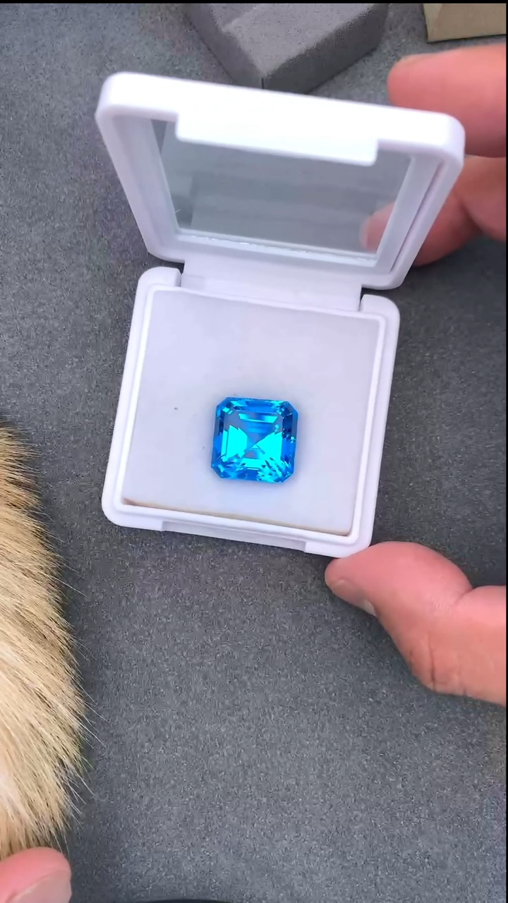 【闪购商品】托帕石裸石未镶嵌29.9克拉