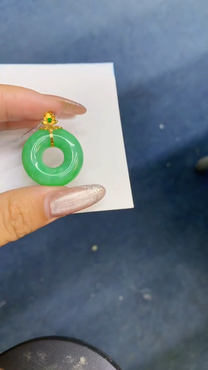 颈饰18K金镶嵌翡翠1