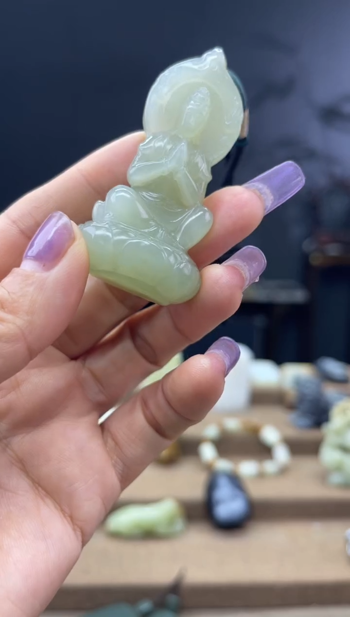 颈饰未镶嵌和田玉1