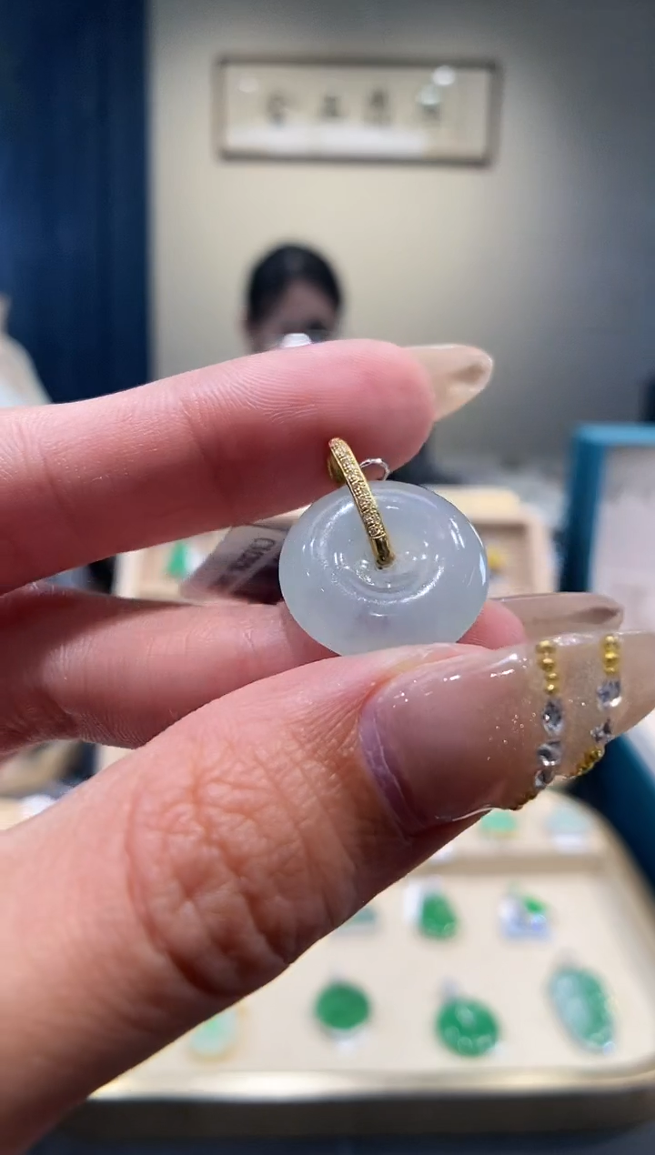 【闪购商品】翡翠吊坠(不含链)18K金镶嵌平安扣
