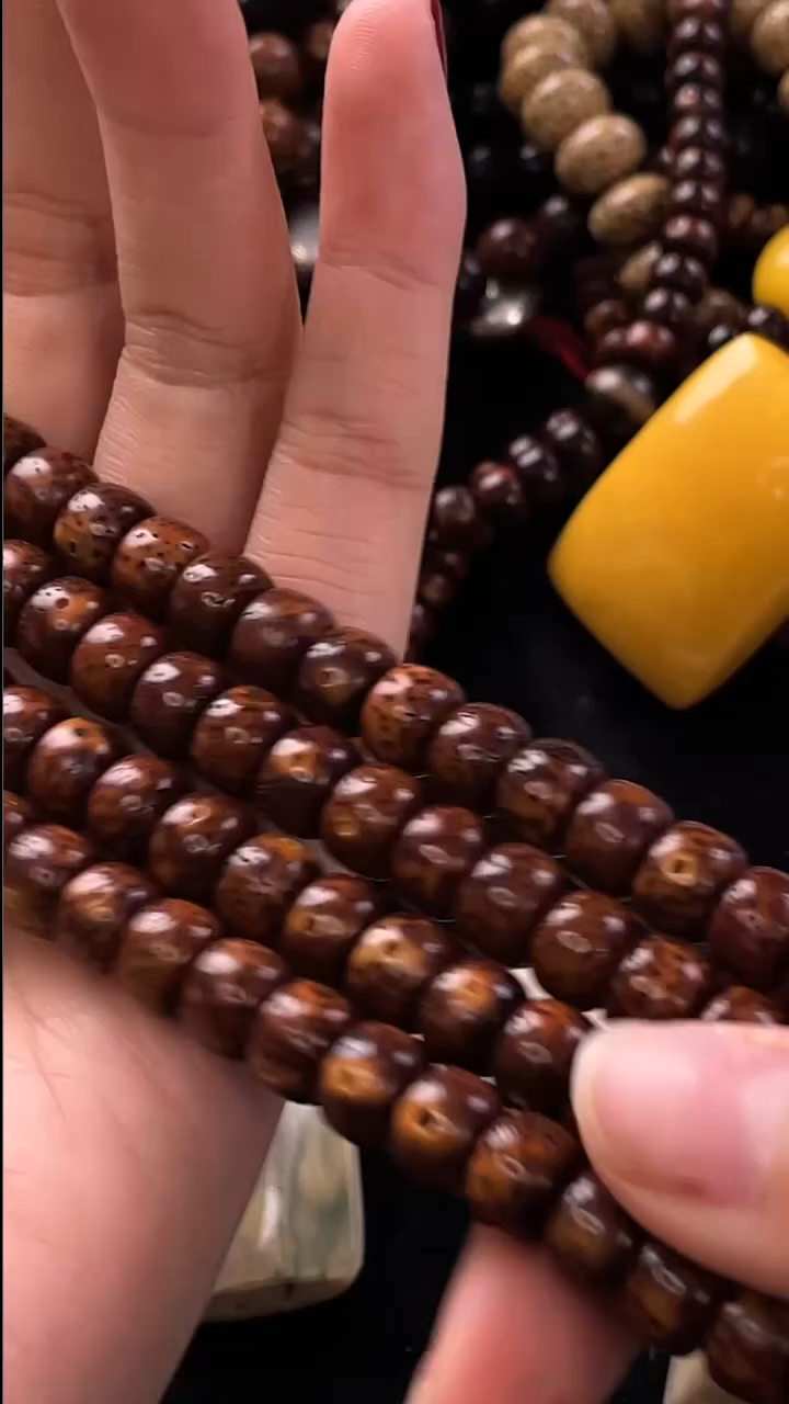 吊坠星月菩提精工级中珀（浅）新桶9*7长串