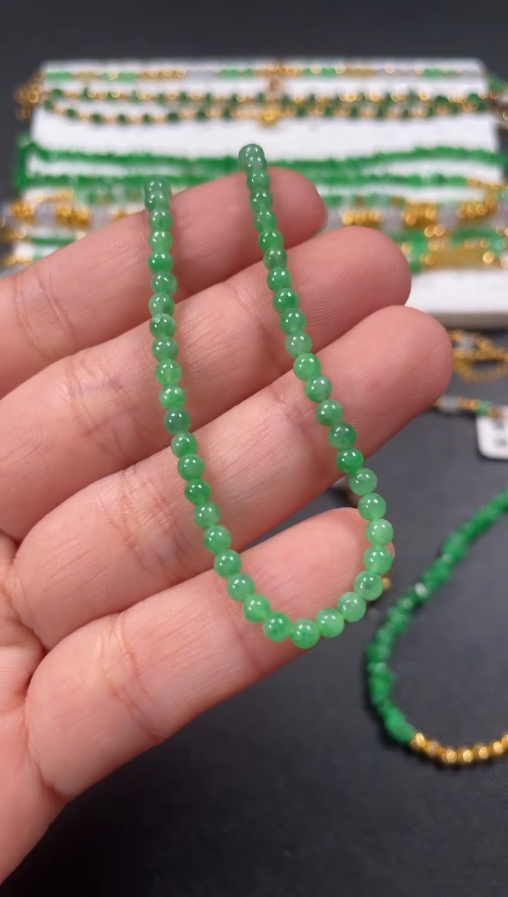 18K金镶嵌手链翡翠一条  P265