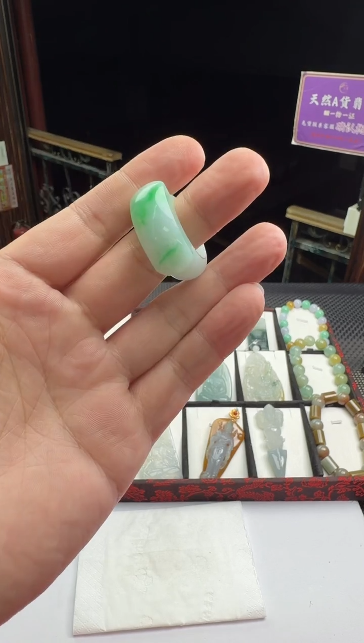 未镶嵌定制翡翠女*--011942