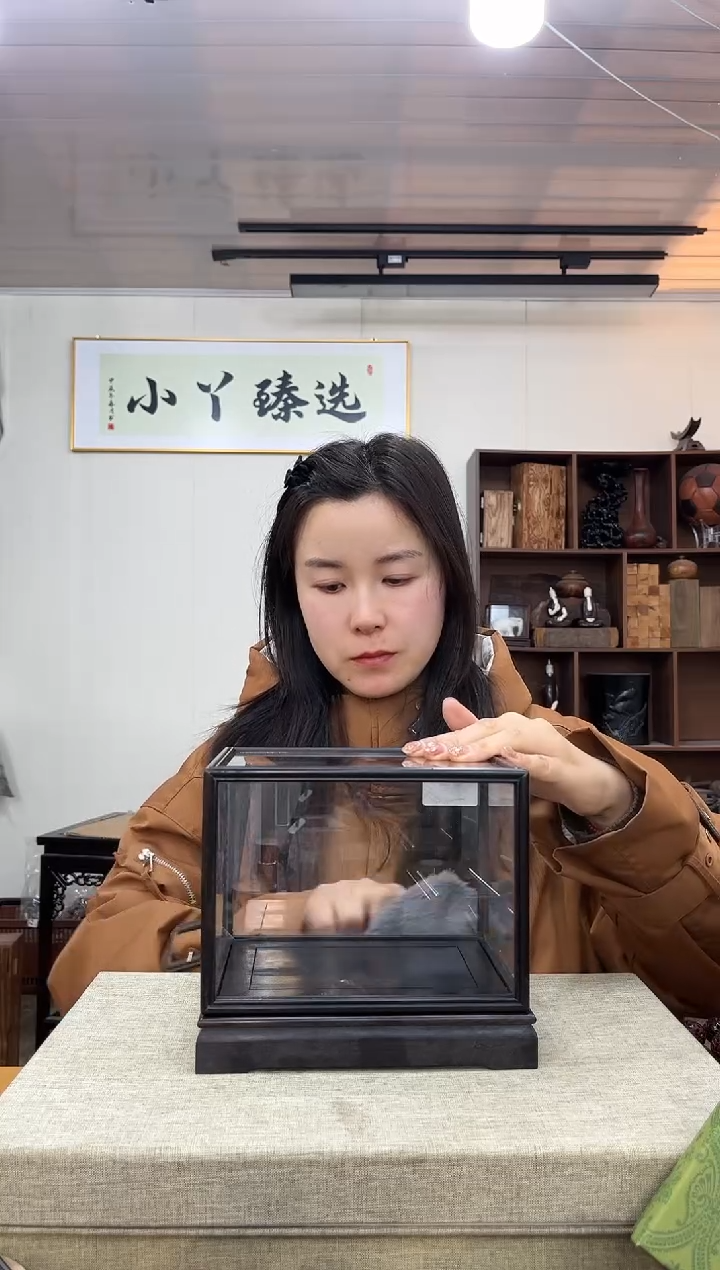 【闪购商品】木0827紫光檀玻璃罩木木