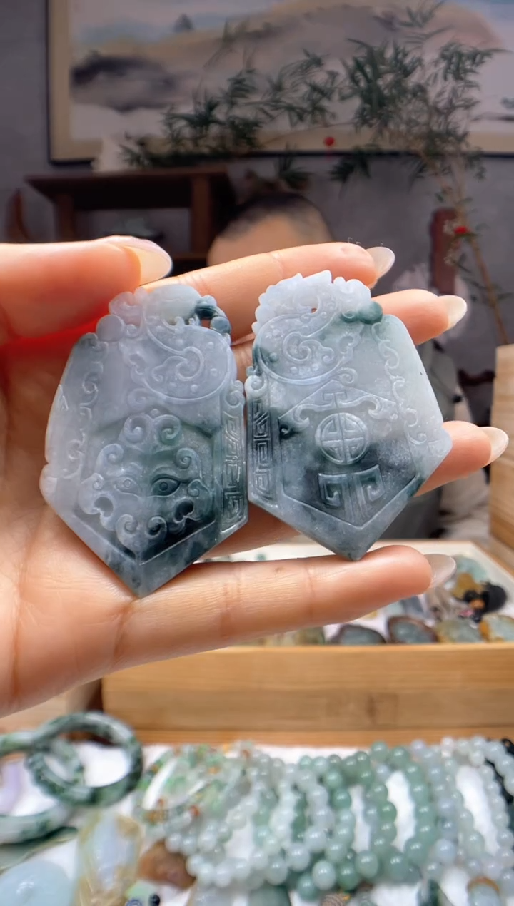 【闪购商品】定制翡翠未镶嵌龙凤牌