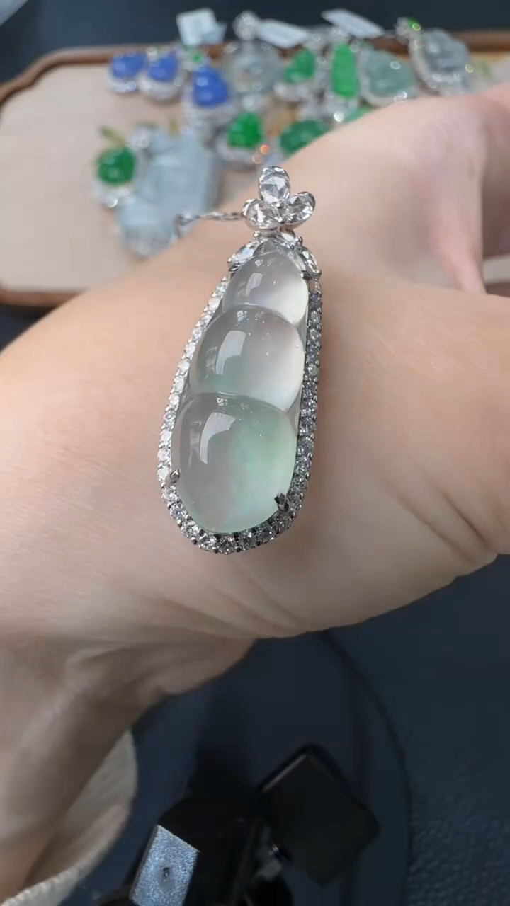 【闪购商品】翡翠吊坠(不含链)18K金镶嵌48