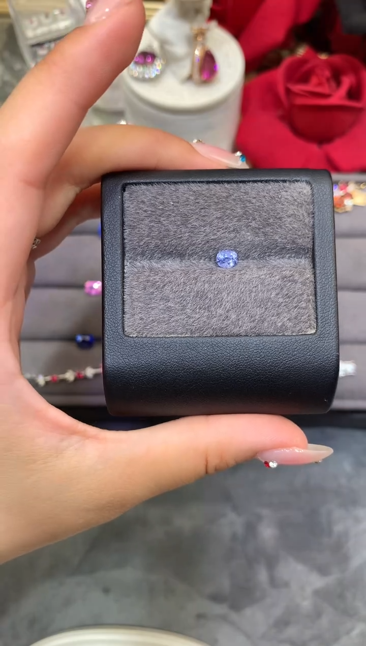 未镶嵌裸石定制尖晶石枕型 越南尖晶 0.59ct