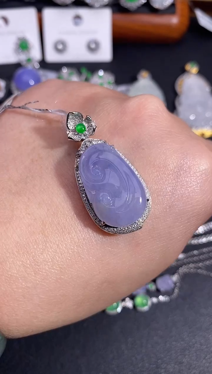 【闪购商品】翡翠颈饰18K金镶嵌吊坠