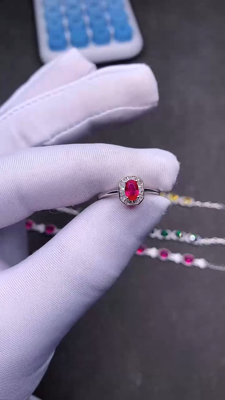 【闪购商品】红宝石戒指银S925镶嵌......