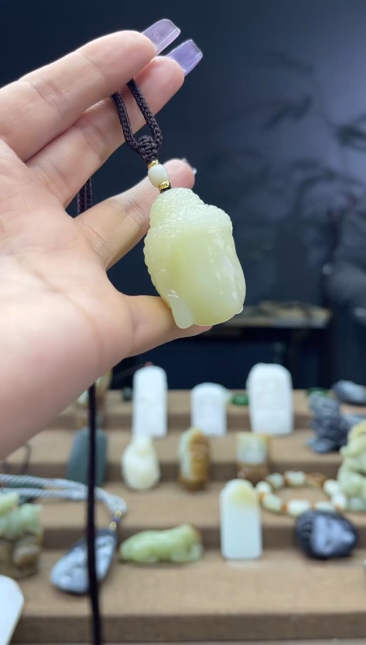 颈饰未镶嵌和田玉1
