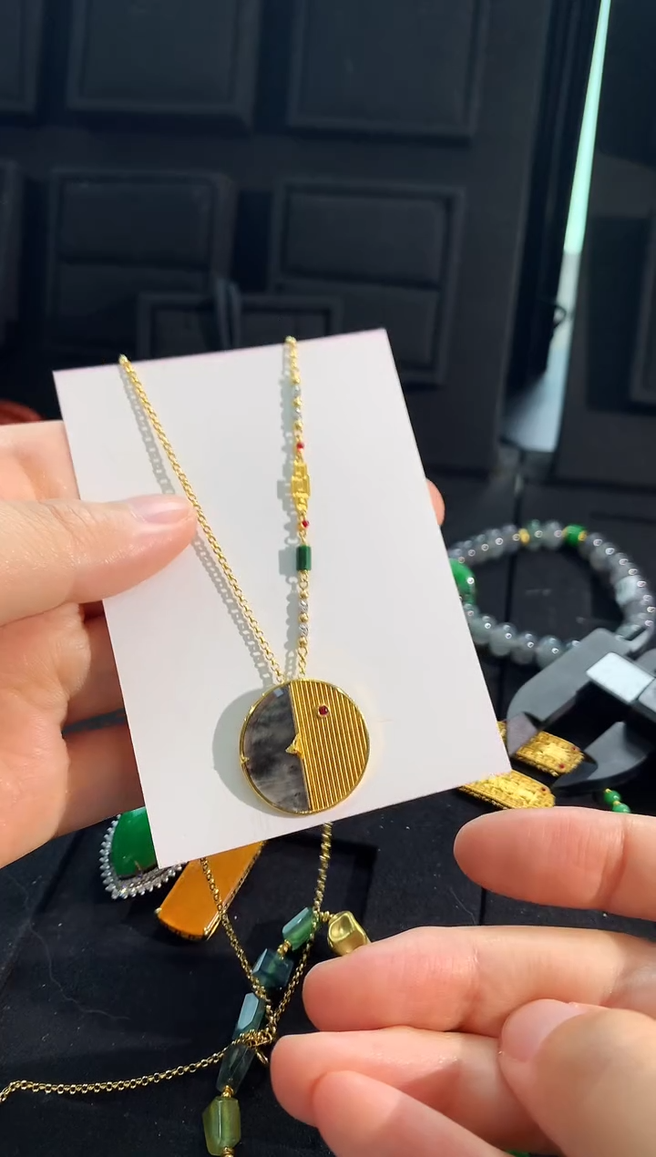 【闪购商品】翡翠吊坠(不含链)18K金镶嵌吊坠