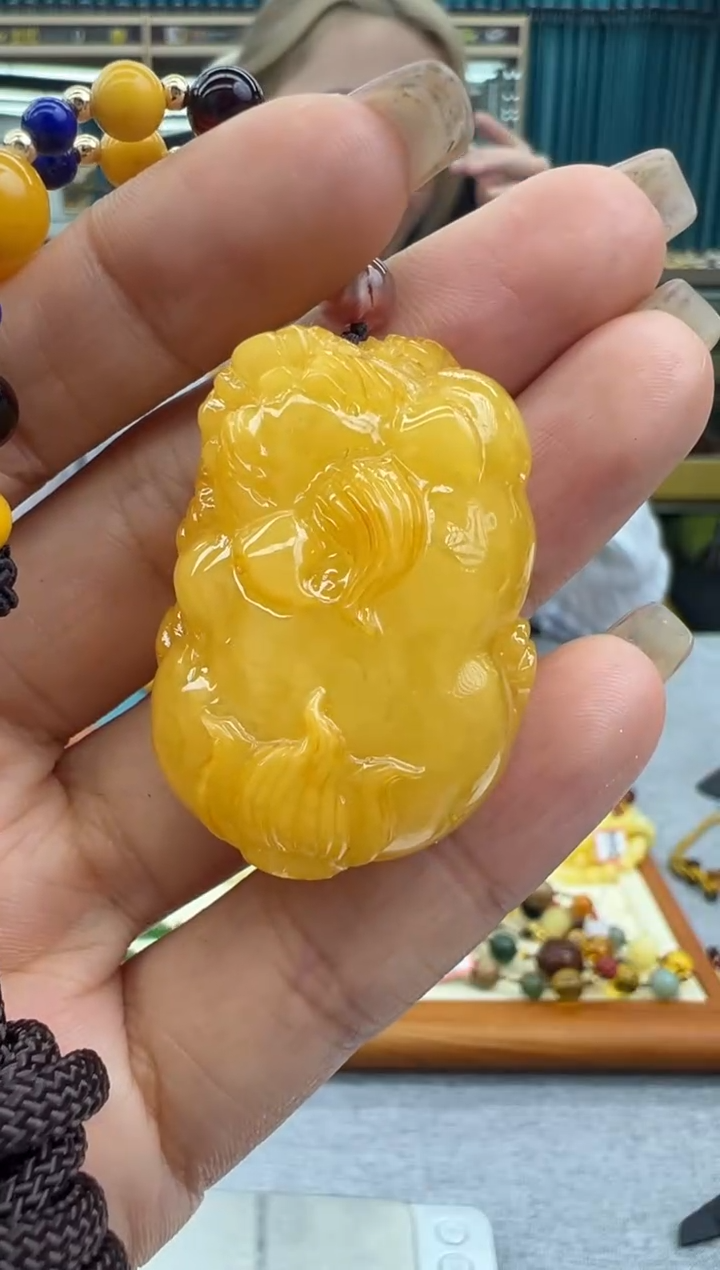 未镶嵌颈饰琥珀95秒拍号