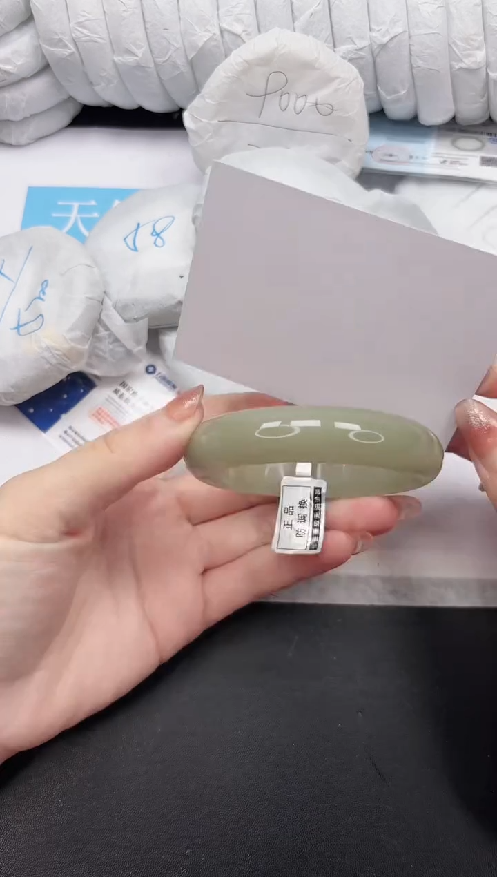 未镶嵌手镯石英质玉158-58.5DKDK