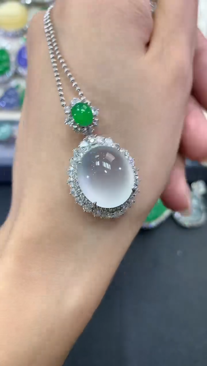 【闪购商品】翡翠吊坠(不含链)18K金镶嵌f52