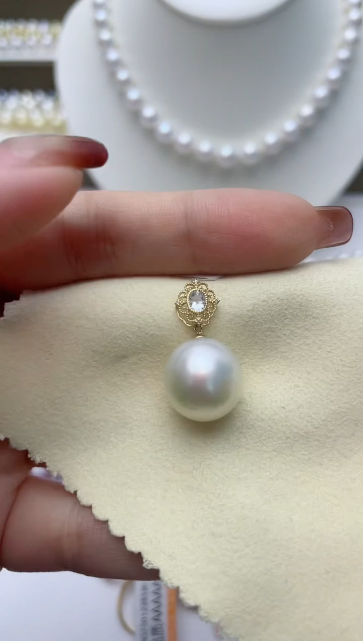 【闪购商品】海水珍珠颈饰18K金镶嵌W107