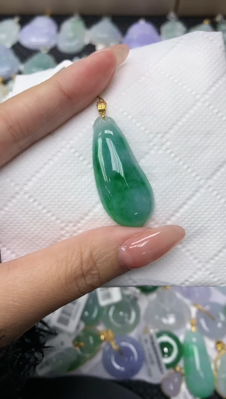 颈饰18K金镶嵌翡翠1111111111