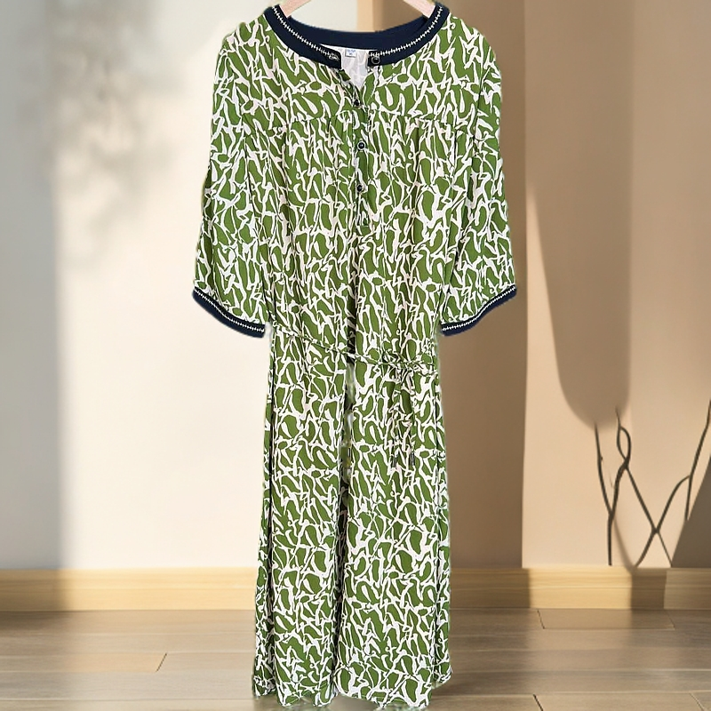 BV绿法式刺绣度假风连衣裙阔版显瘦双层连衣裙