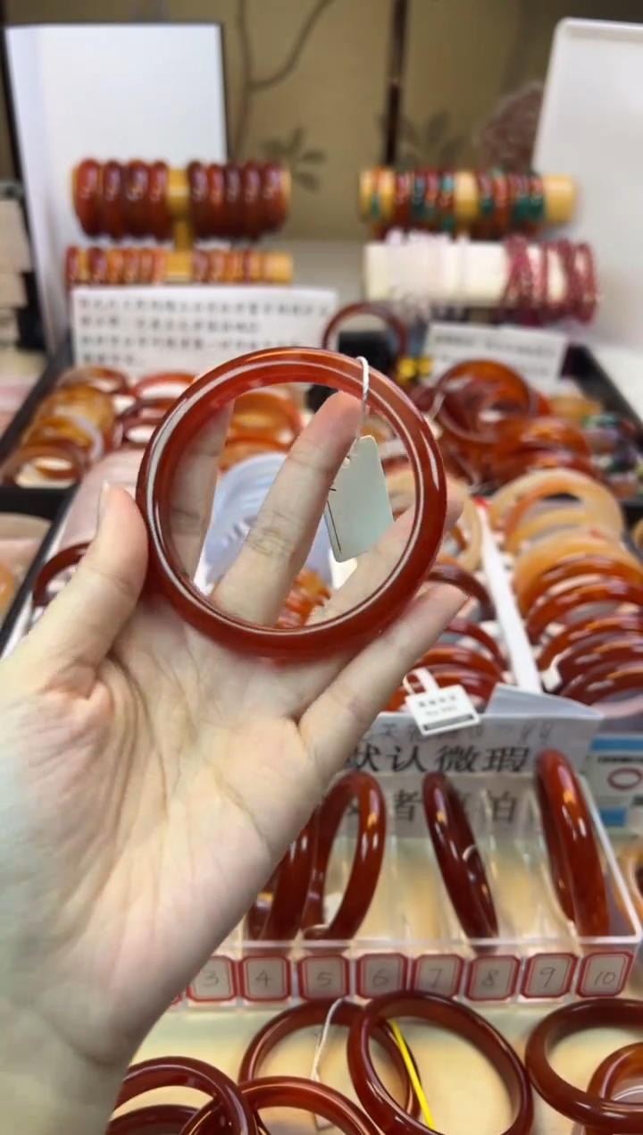 【闪购商品】玛瑙/玉髓手镯未镶嵌【默认微瑕】圈口59