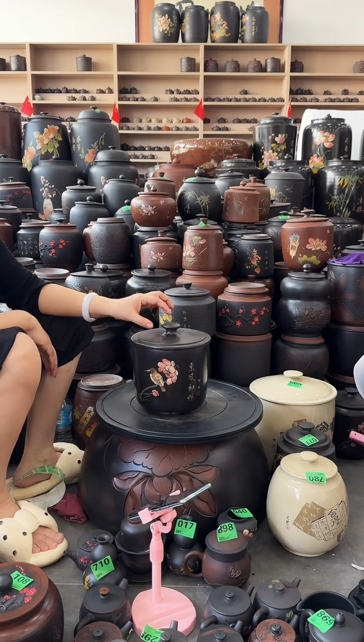 罐瑕疵茶叶罐  小五饼彩填  162 