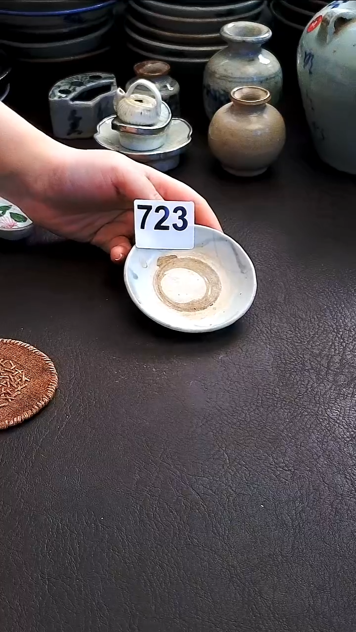 陶꧔****࿐佳瑜家漂漂亮亮的瓷器编号723