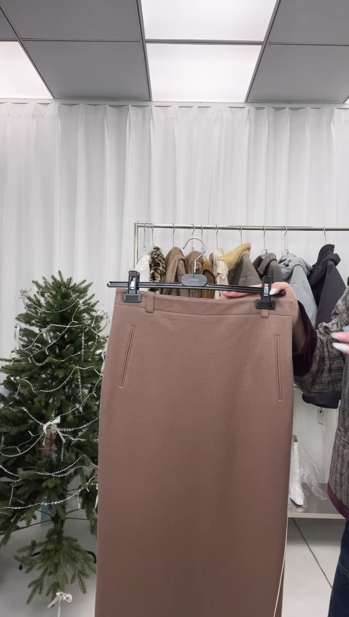 编号081 MMQ 长半裙  绵羊毛材质 福福待开价