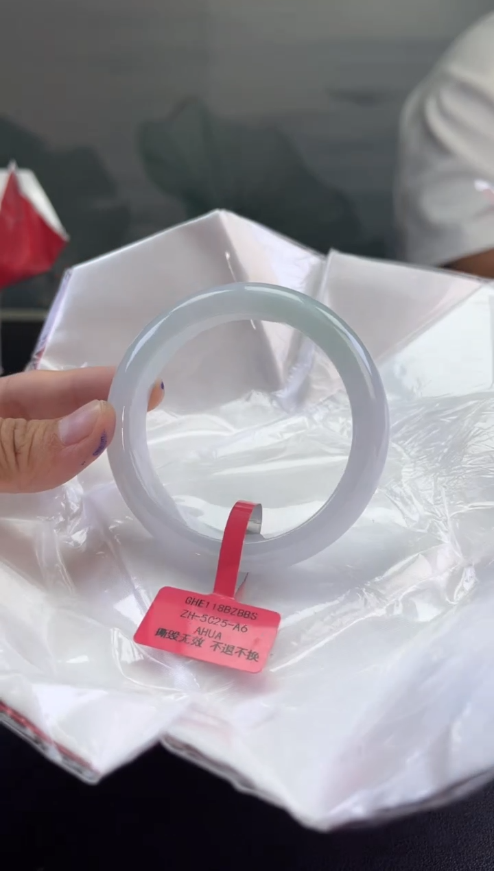 翡翠手镯未镶嵌翡翠手镯3