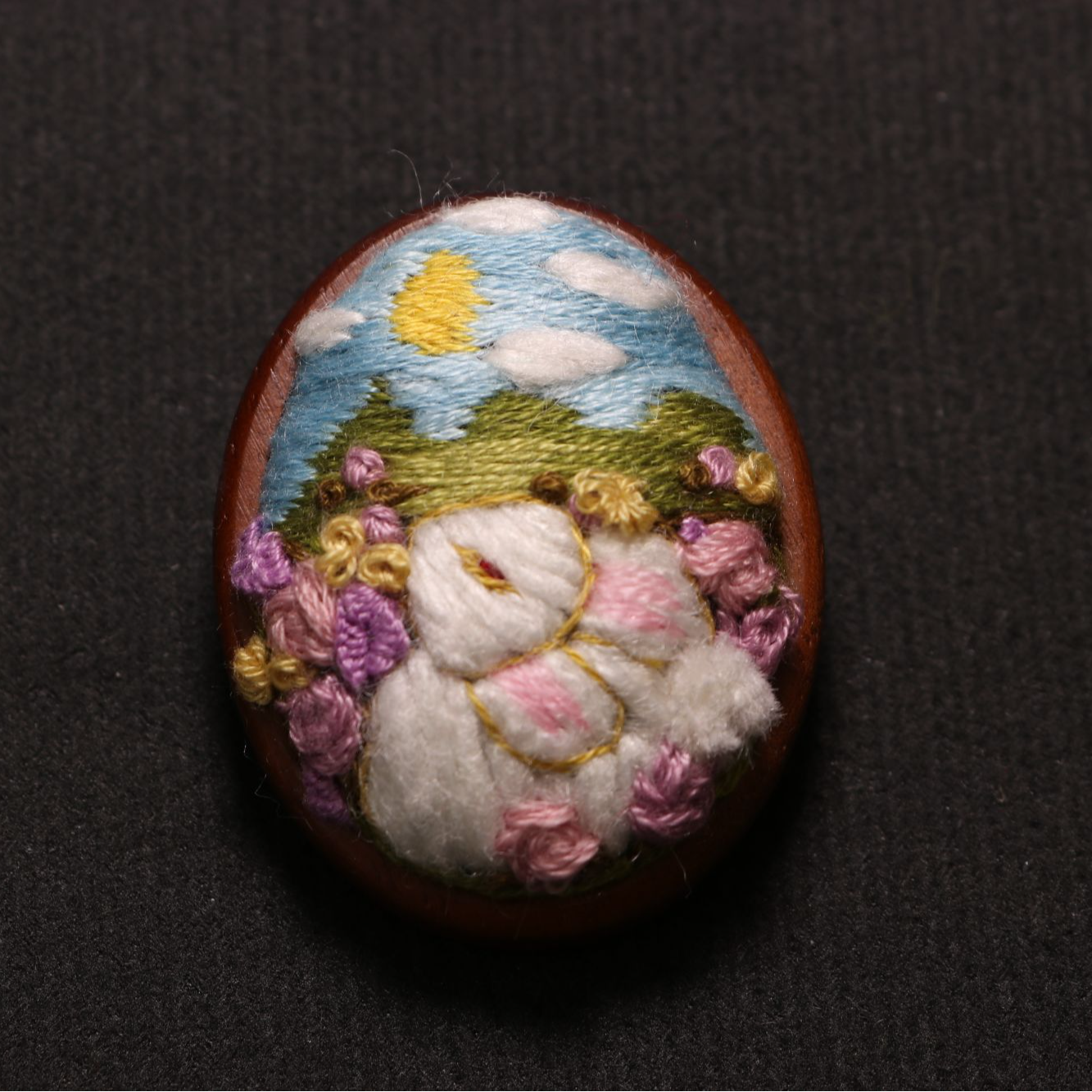 赵桂琴刺绣 奶云兔漫游手工非遗刺绣胸针、BB夹  