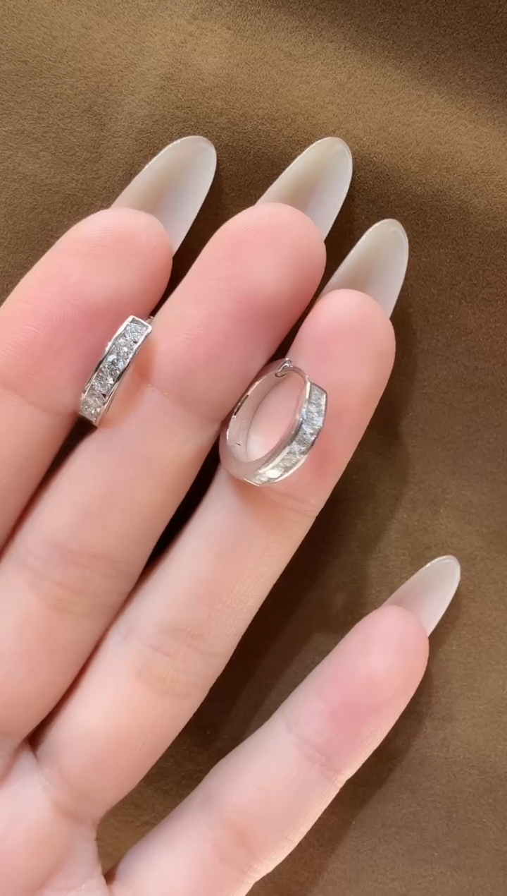 18K金镶嵌实验室培育钻石耳饰@@耳圈白圆形5分槽镶11MM