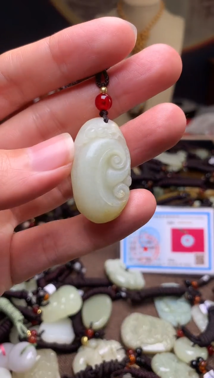 颈饰未镶嵌和田玉新疆料青海料清水和田玉吊坠