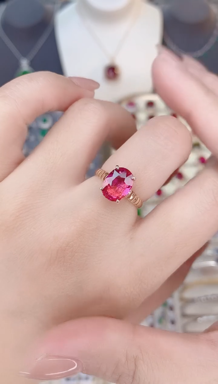 18K金镶嵌碧玺戒指碧玺3.16CT