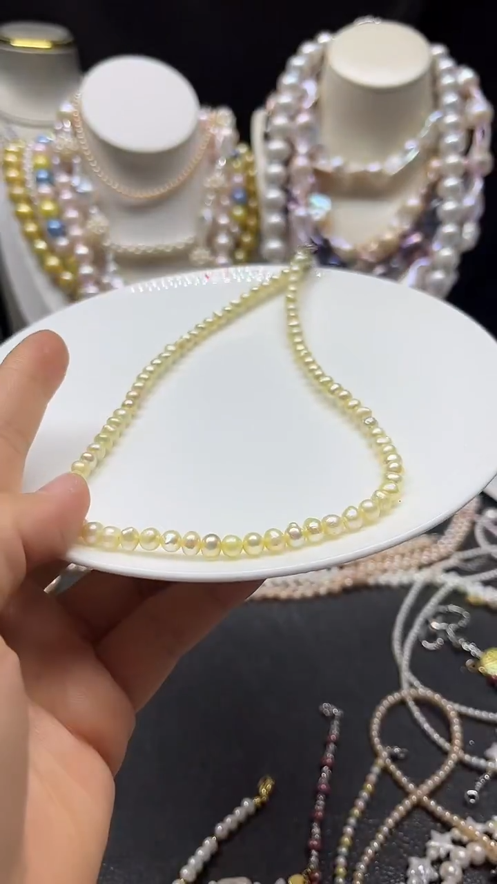 颈饰未镶嵌淡水珍珠多人