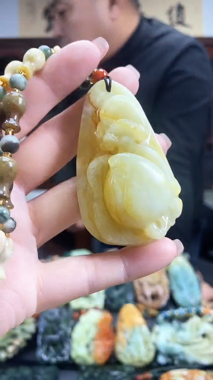 【闪购商品】蛇纹石玉吊坠未镶嵌·