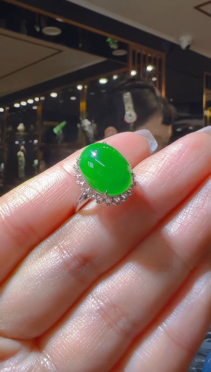 【闪购商品】翡翠戒指18K金镶嵌112      