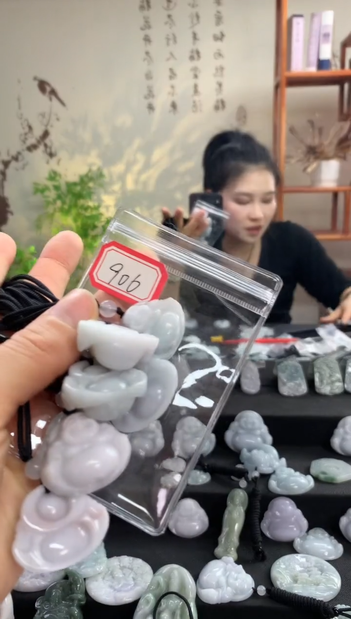 【闪购商品】翡翠颈饰未镶嵌佛公906 多样性发一件