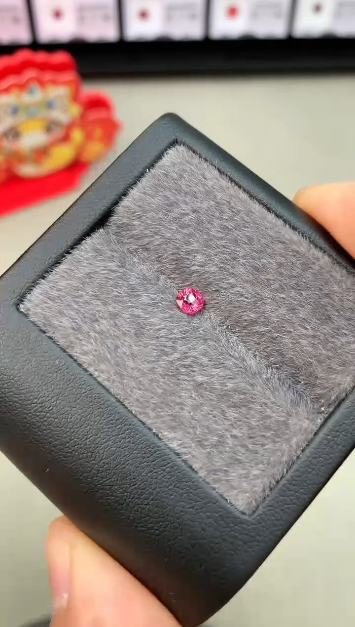 【闪购商品】定制尖晶石裸石未镶嵌0.34ct 吉尔德曼辛绝地武士