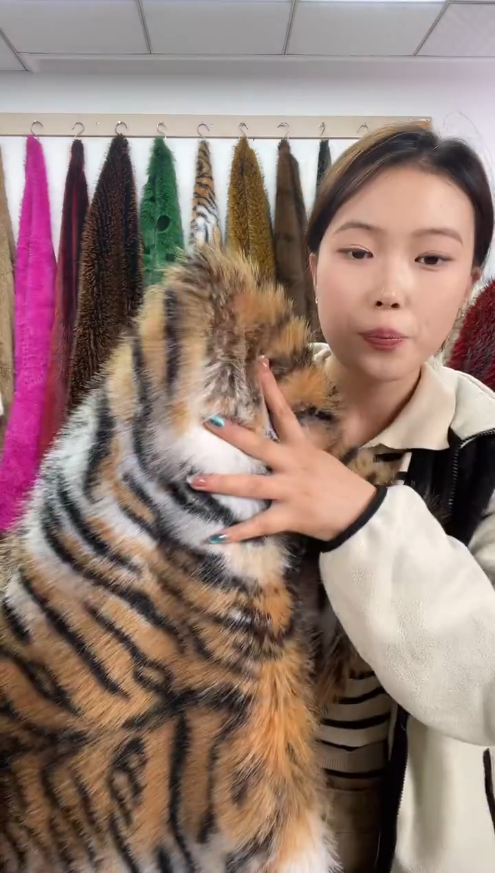 狐狸毛超级福利虎纹 1.8*1.1