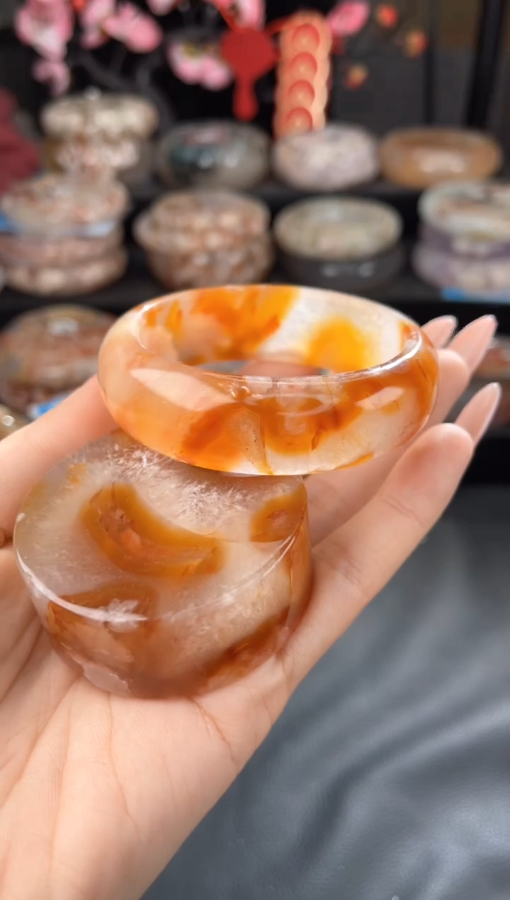 【闪购商品】石英质玉手镯未镶嵌55