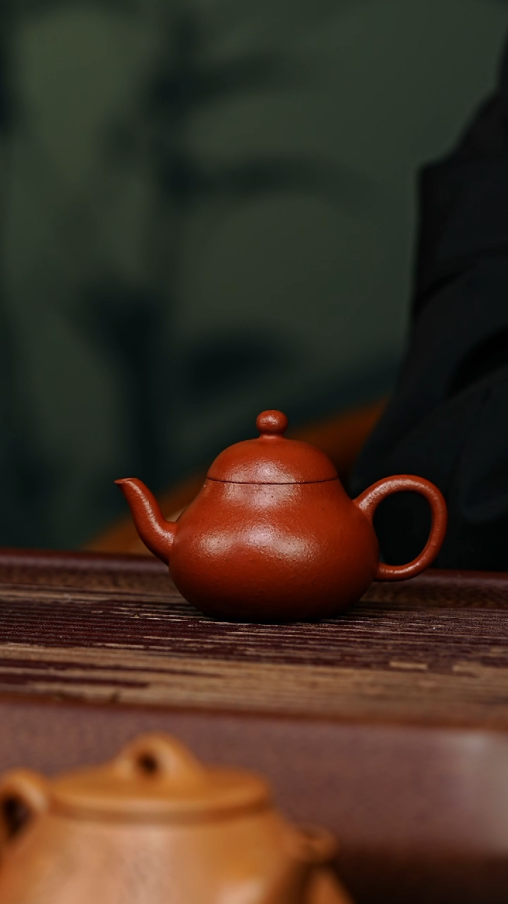 【闪购商品】紫砂茶壶微瑕特炼朱泥梨壶