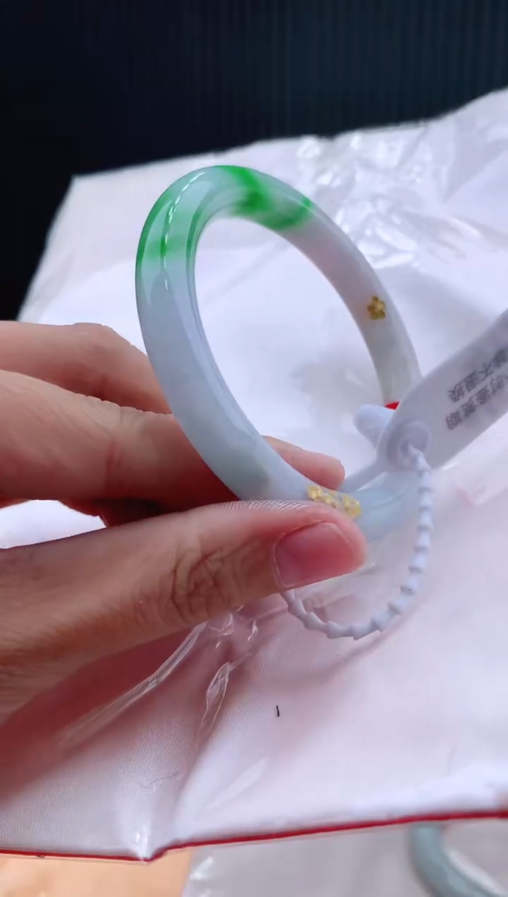 未镶嵌手镯翡翠55+