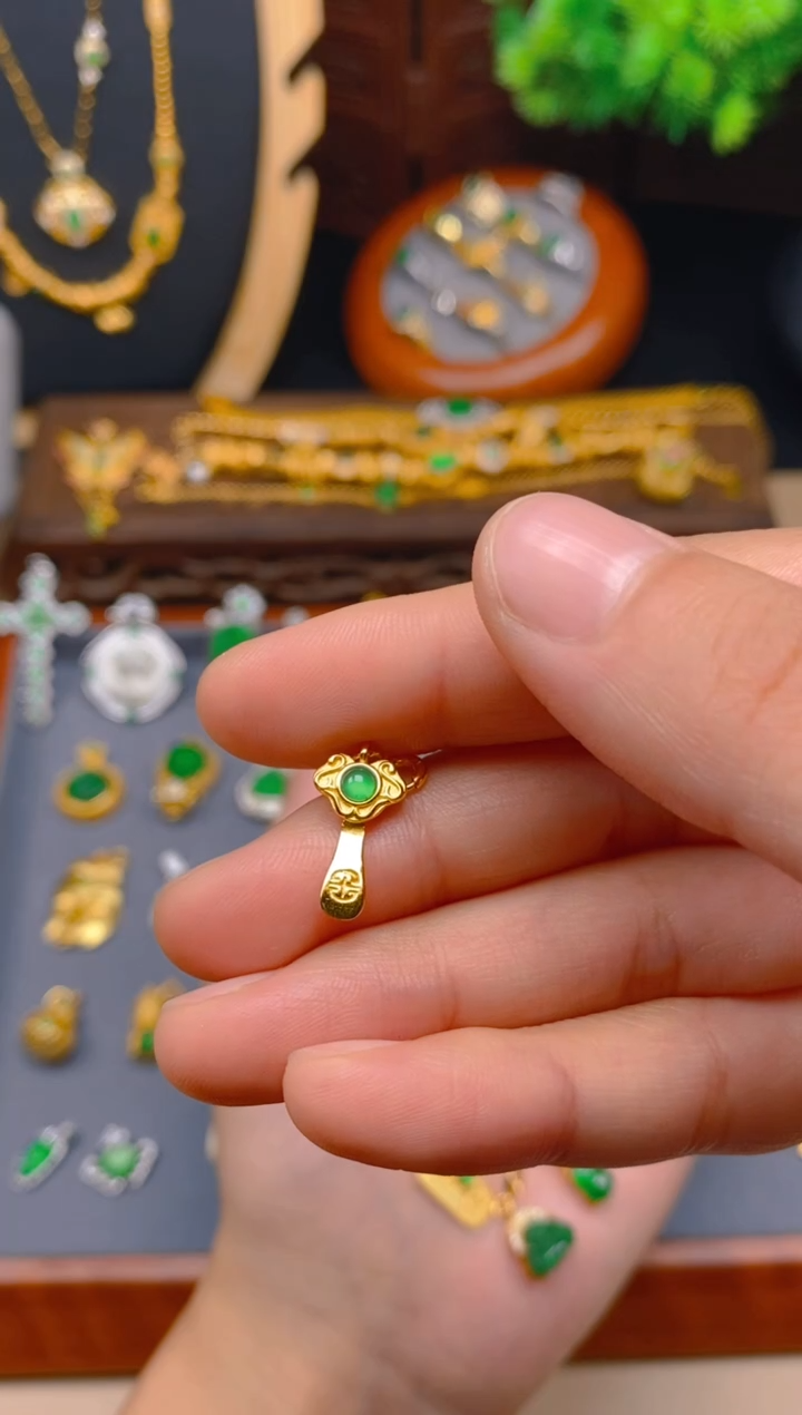 翡翠银S925镶嵌吊坠(不含链)立体如意万能扣