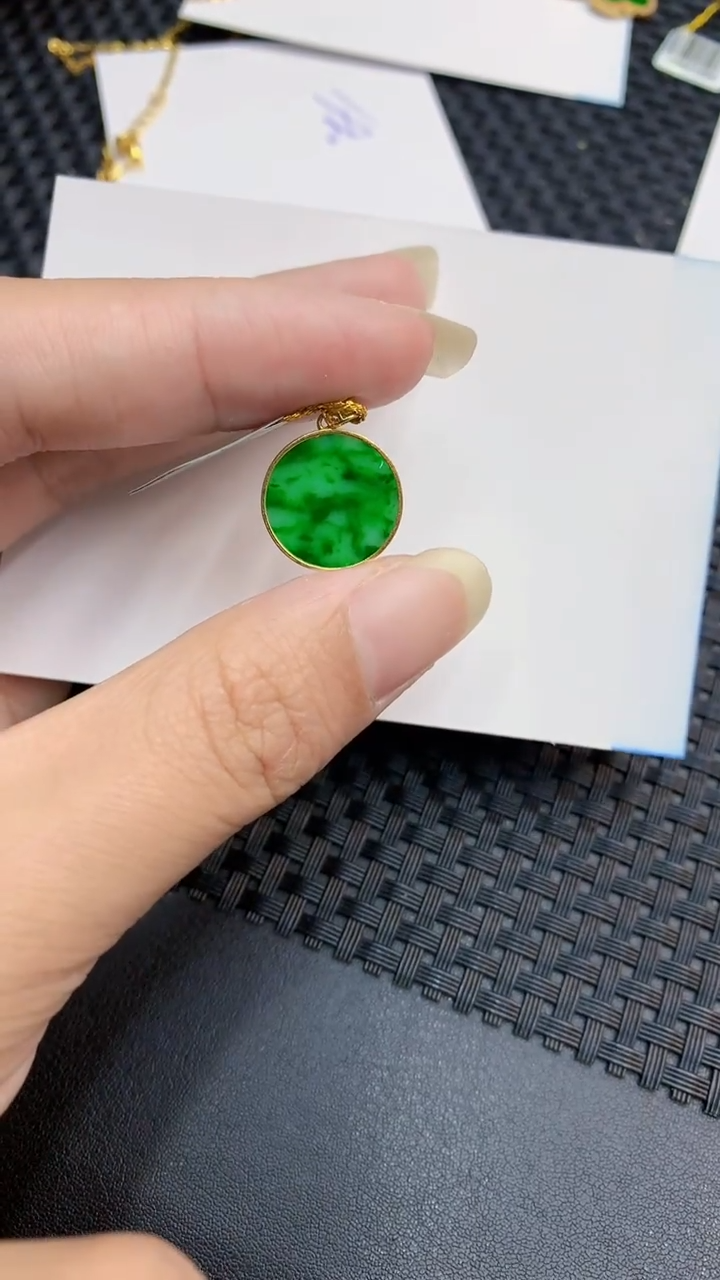【闪购商品】翡翠颈饰18K金镶嵌            8