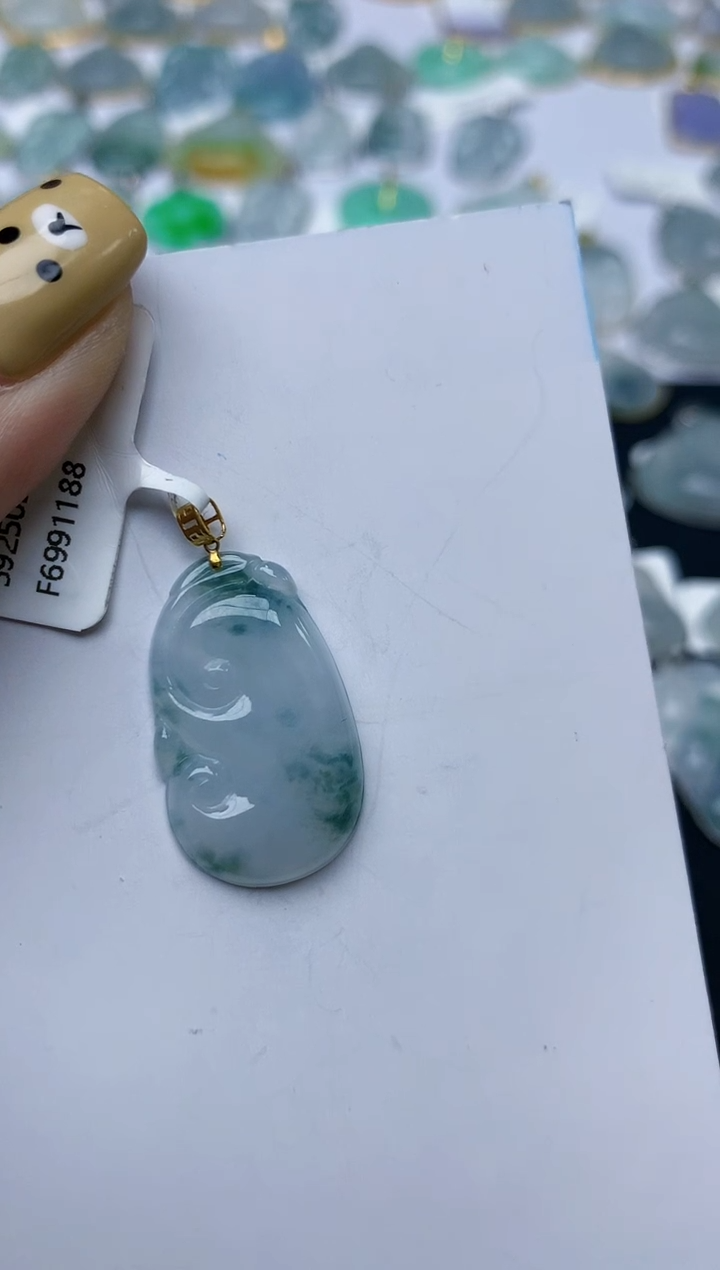 翡翠18K金镶嵌颈饰天然翡翠A货