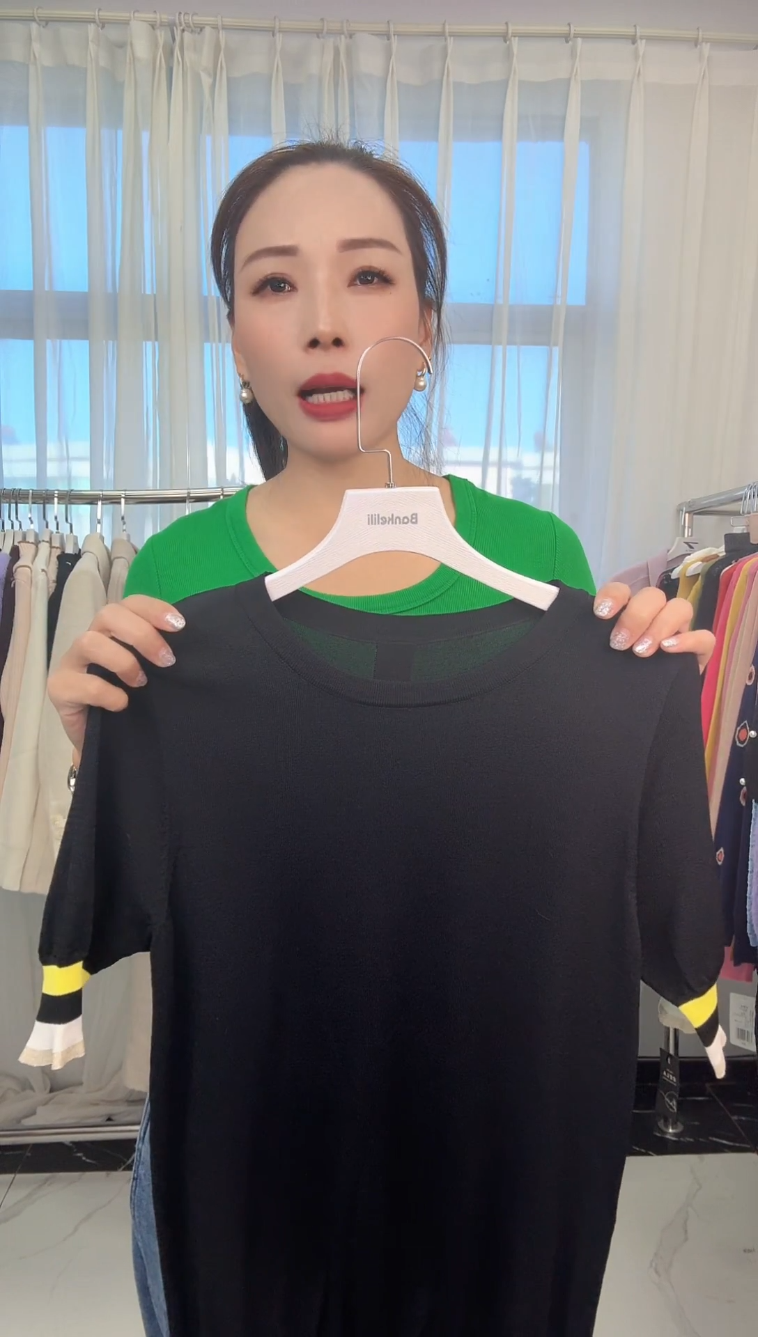 沉**雁黑色毛衣短袖