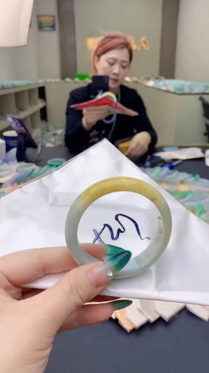 【闪购商品】翡翠手镯未镶嵌1018398273